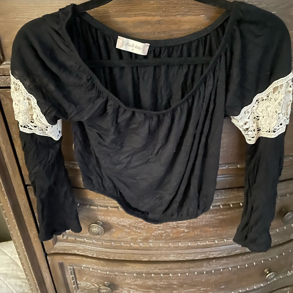 Black long sleeve crop top - Size Small